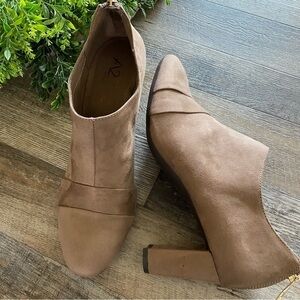 A2 by AEROSOLS Tan Faux Suede “Central Ave” Women's 3” Heel Ankle Boots, Size 11